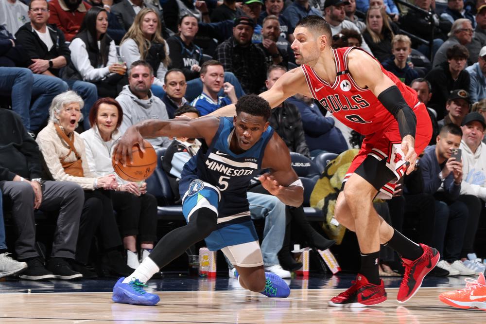 英超搞笑漫画:又一轮英超结束,几家欢喜几家愁?.