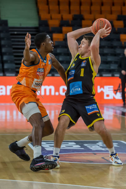 强强争锋 强强争锋